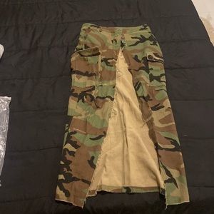 BRAND NEW NEVER WORN CAMO Medium Skirt
